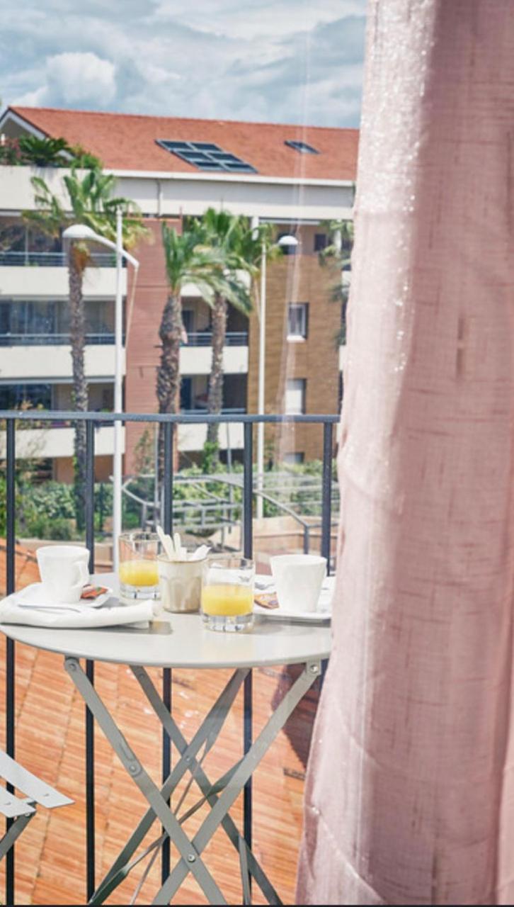 Hotel Du Vieux Port Saint-Raphaël Kültér fotó