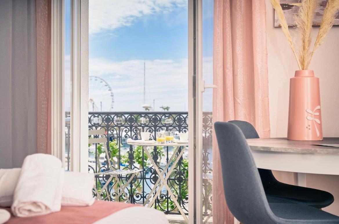 Hotel Du Vieux Port Saint-Raphaël Kültér fotó